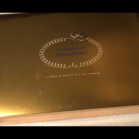 Kenneth Pool Wedding Dress - Picture 5 of 8